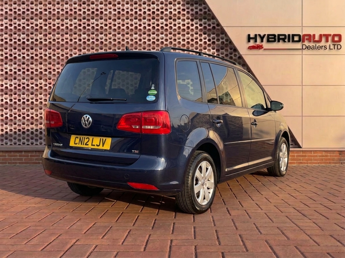 Volkswagen Touran 2012 view 7