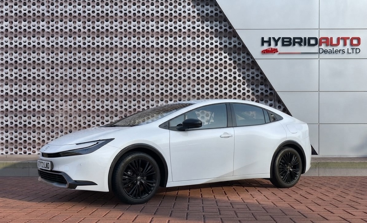 Toyota Prius 1.5 CVT 4dr view 2