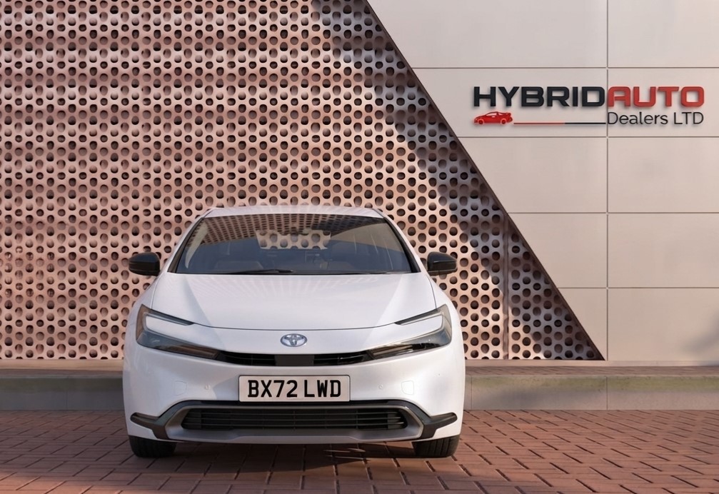 Toyota Prius 1.5 CVT 4dr view 6