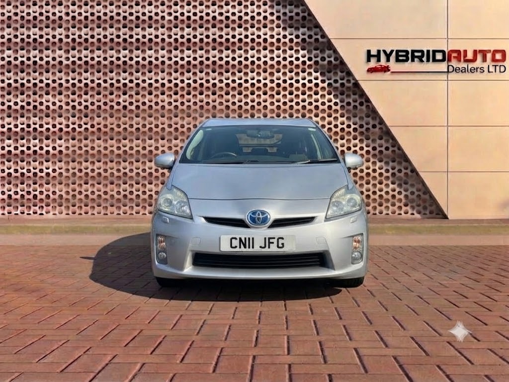 Toyota Prius 1.5 CVT 4dr (2011) view 8