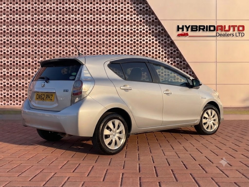 Toyota Aqua 2012 view 2
