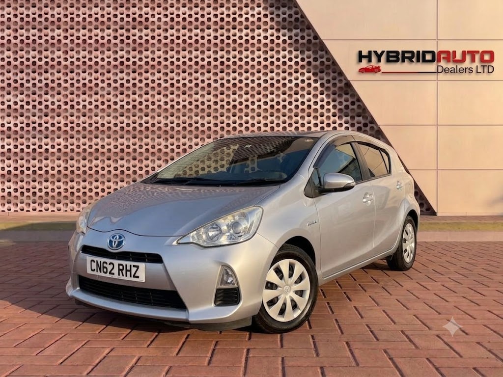 Toyota Aqua 2012 view 3