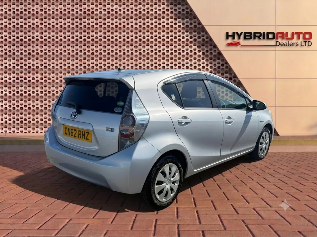 Toyota Aqua 2012 view 4