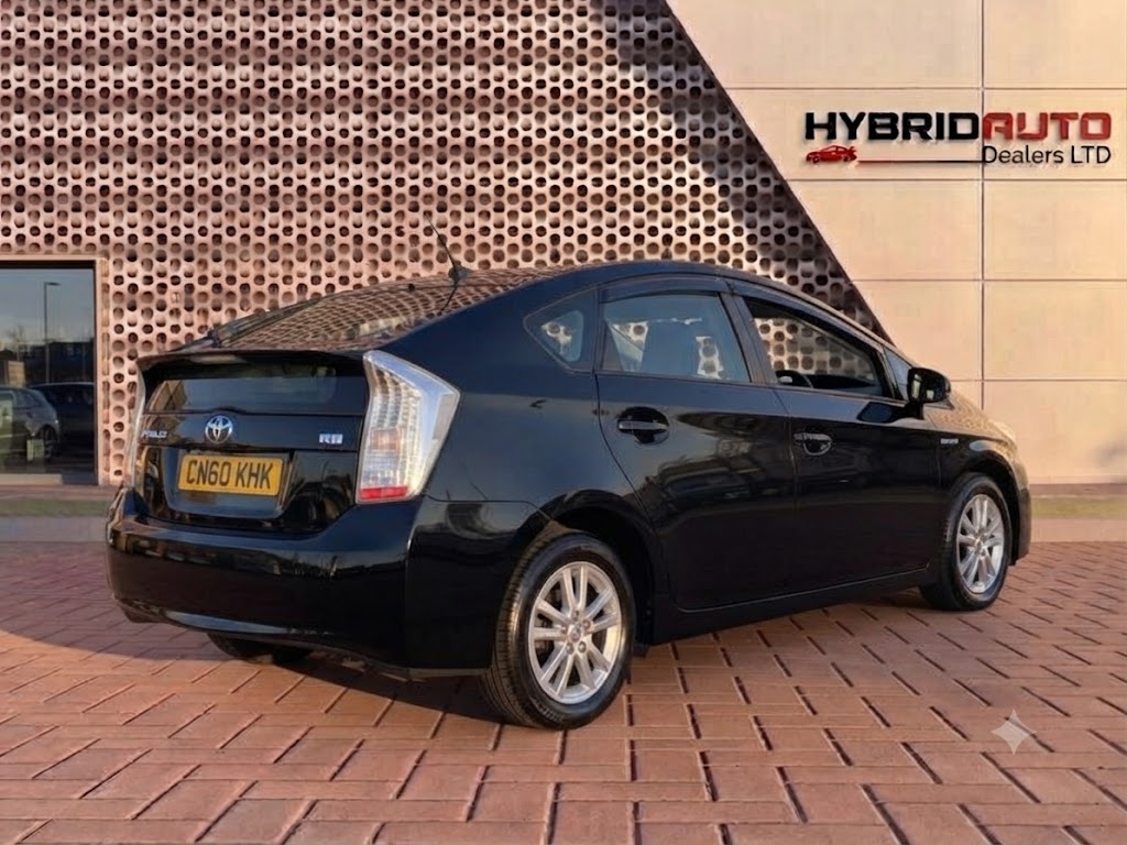 2011 Toyota Prius (Hybrid, Very Good Condition) view 6