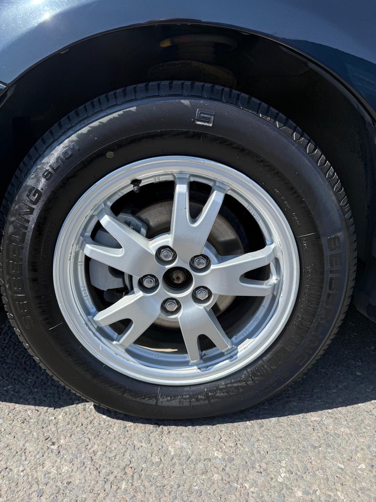 2011 Toyota Prius (Hybrid, Very Good Condition) view 14