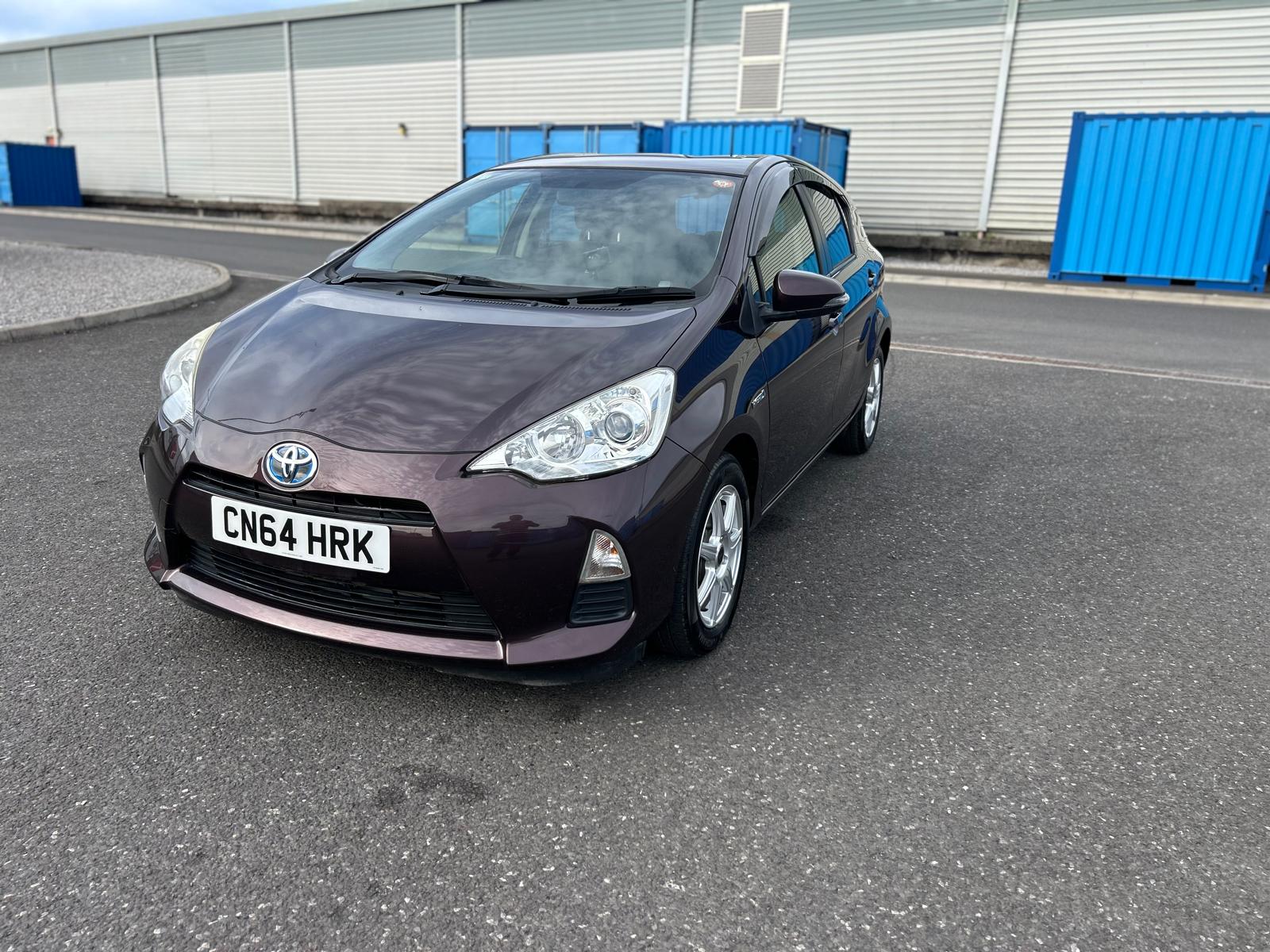 2014 Toyota Aqua view 4