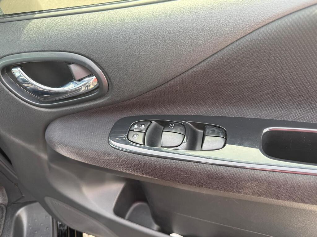 2013 Nissan Serena VIP view 14