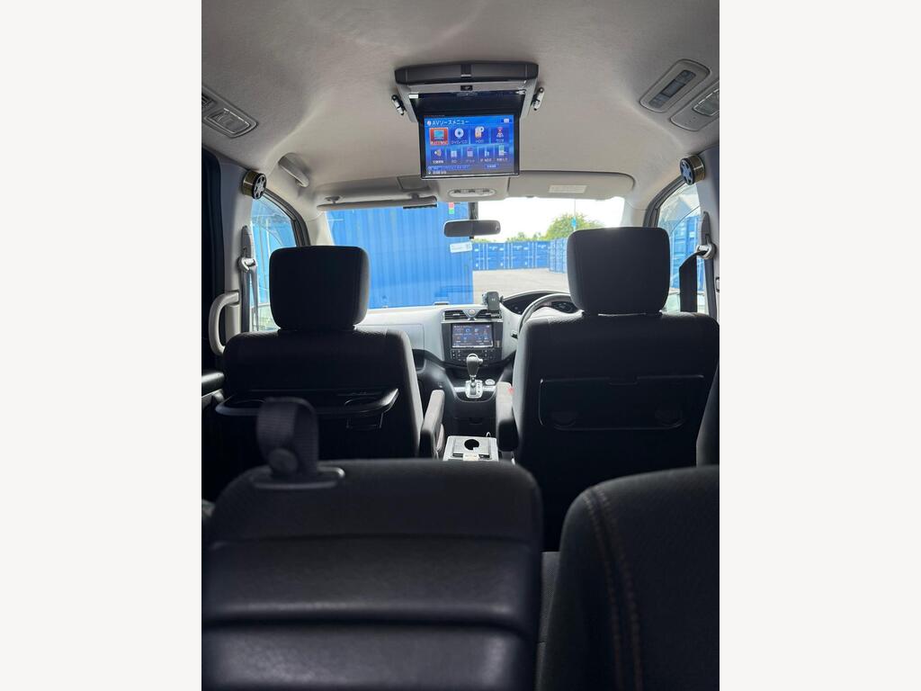 2013 Nissan Serena VIP view 12