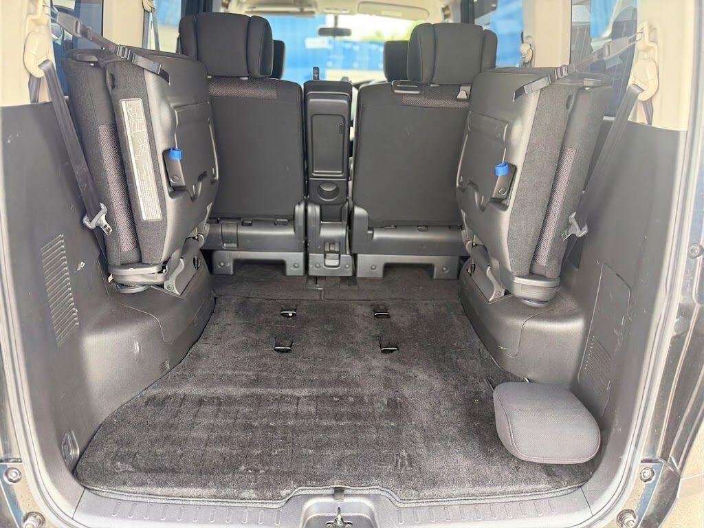 2013 Nissan Serena VIP view 15