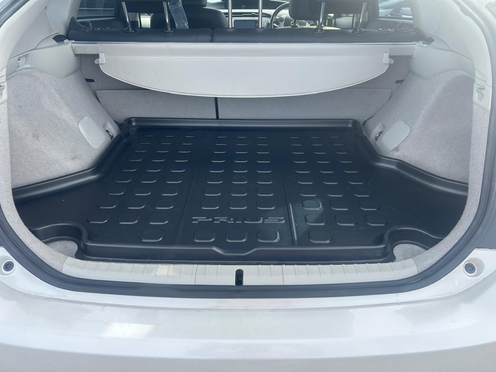 2012 Toyota Prius view 2