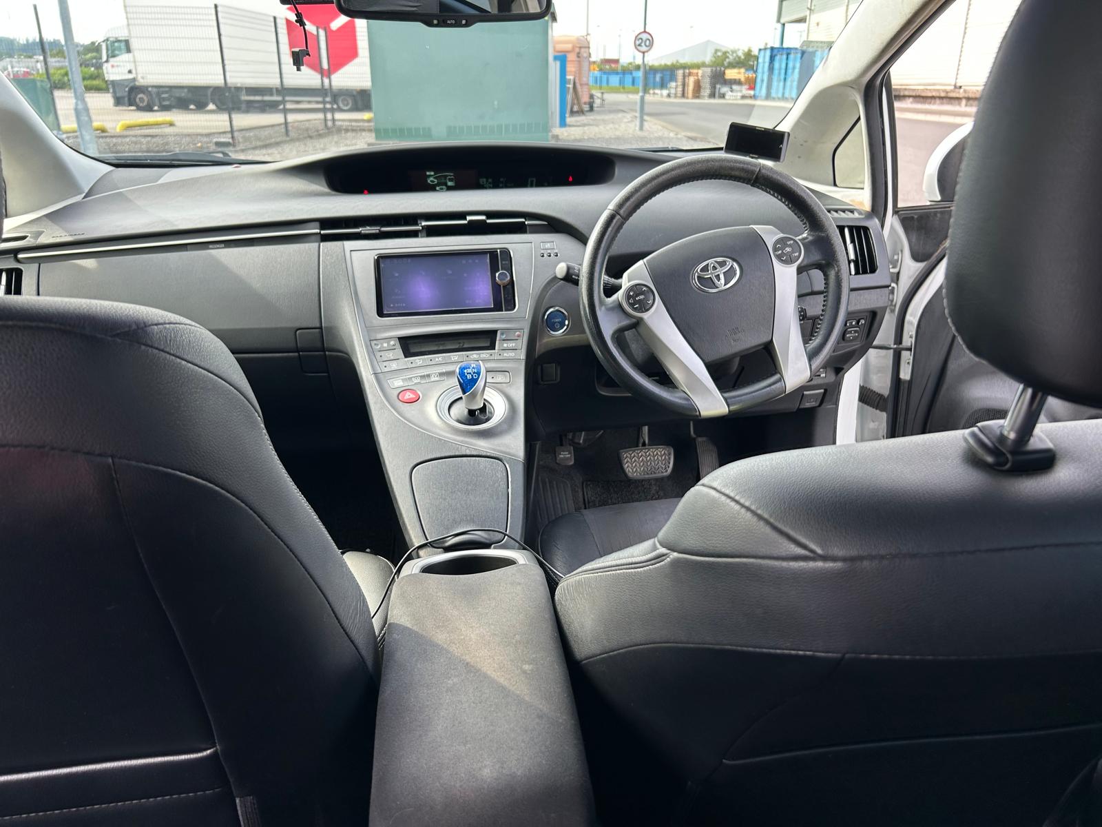 2012 Toyota Prius view 5