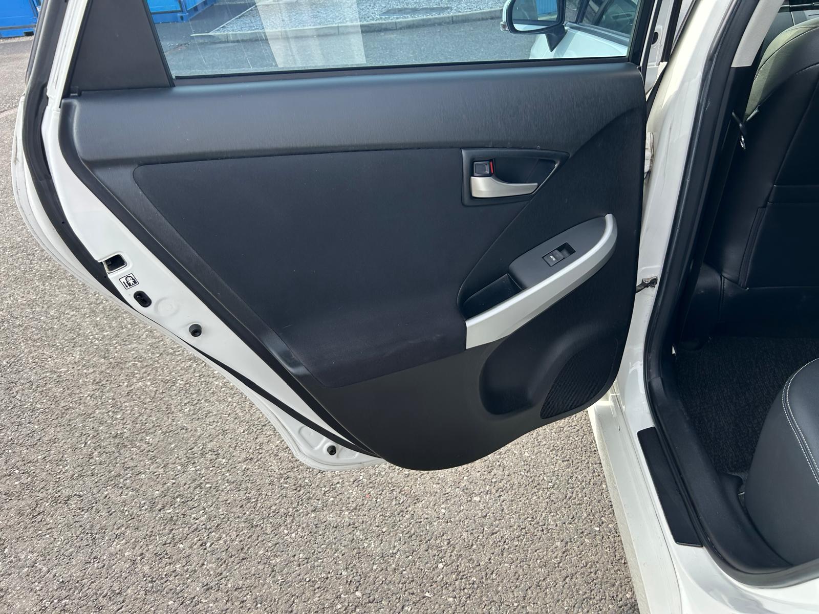 2012 Toyota Prius view 8
