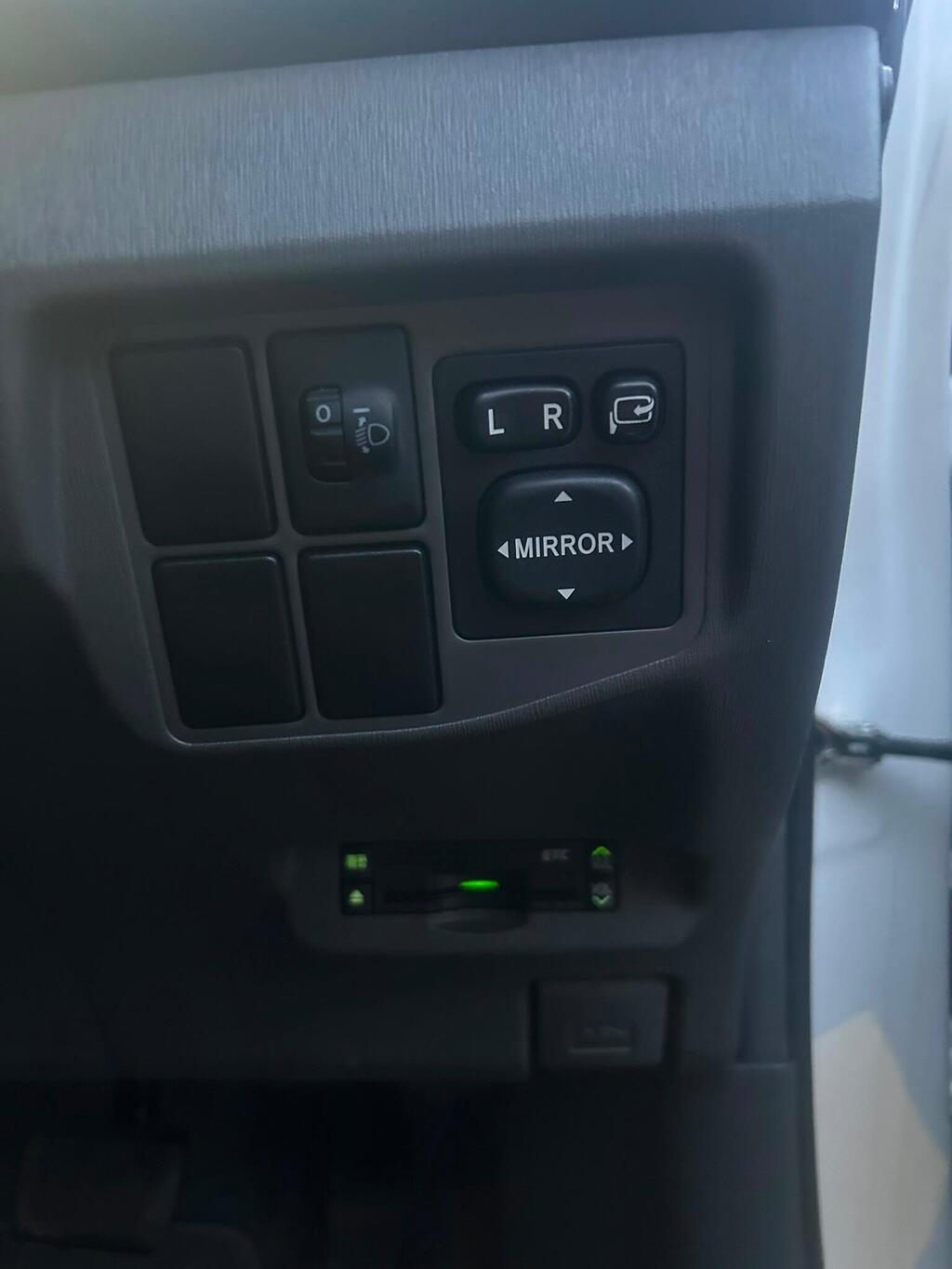 2011 Toyota Prius (2nd listing) view 7