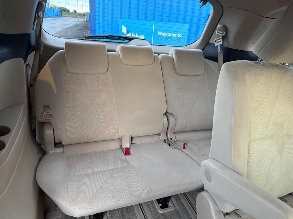2012 Toyota Estima view 7