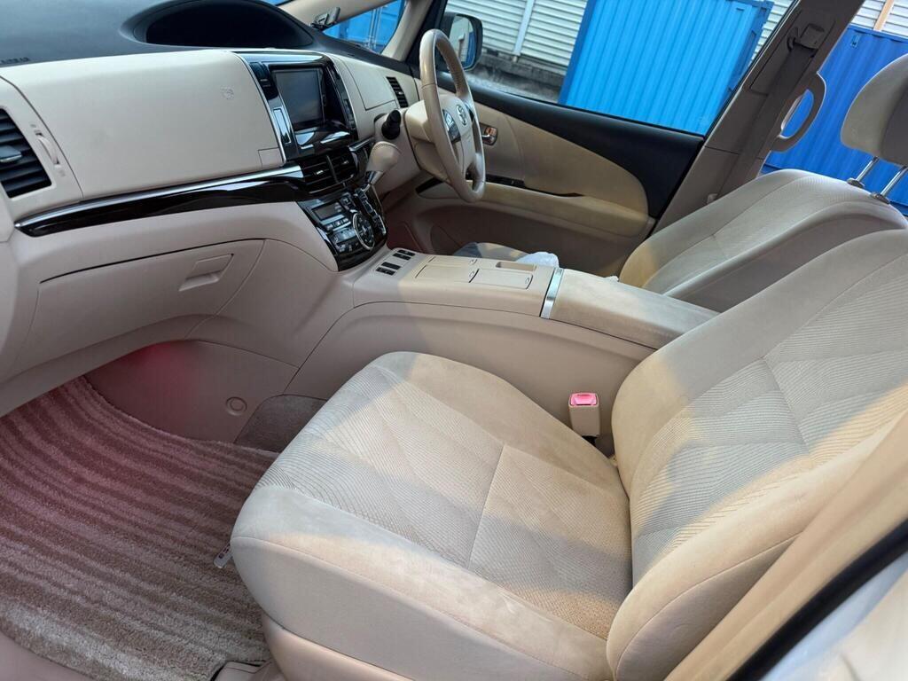 2012 Toyota Estima view 8
