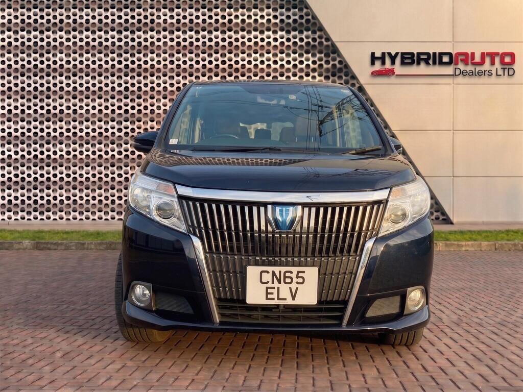 2015 Toyota Esquire view 2