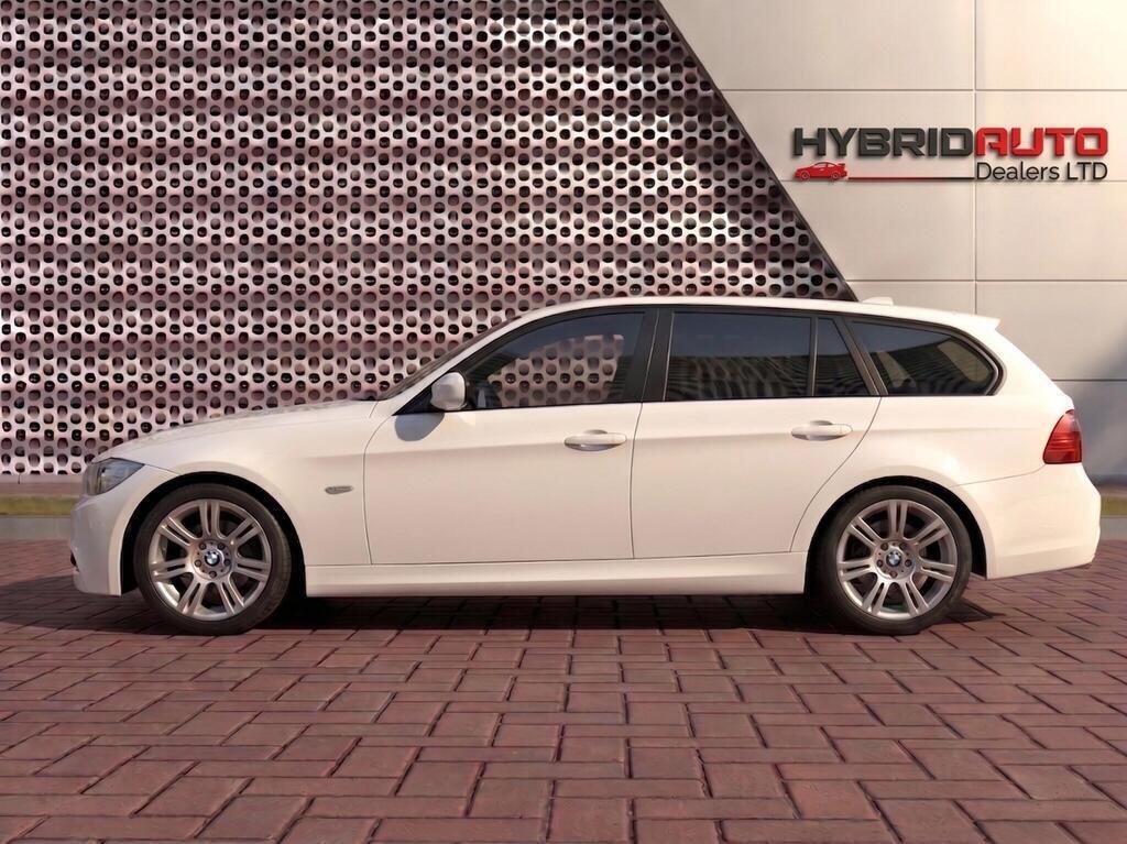 2011 BMW 3 Series view 3