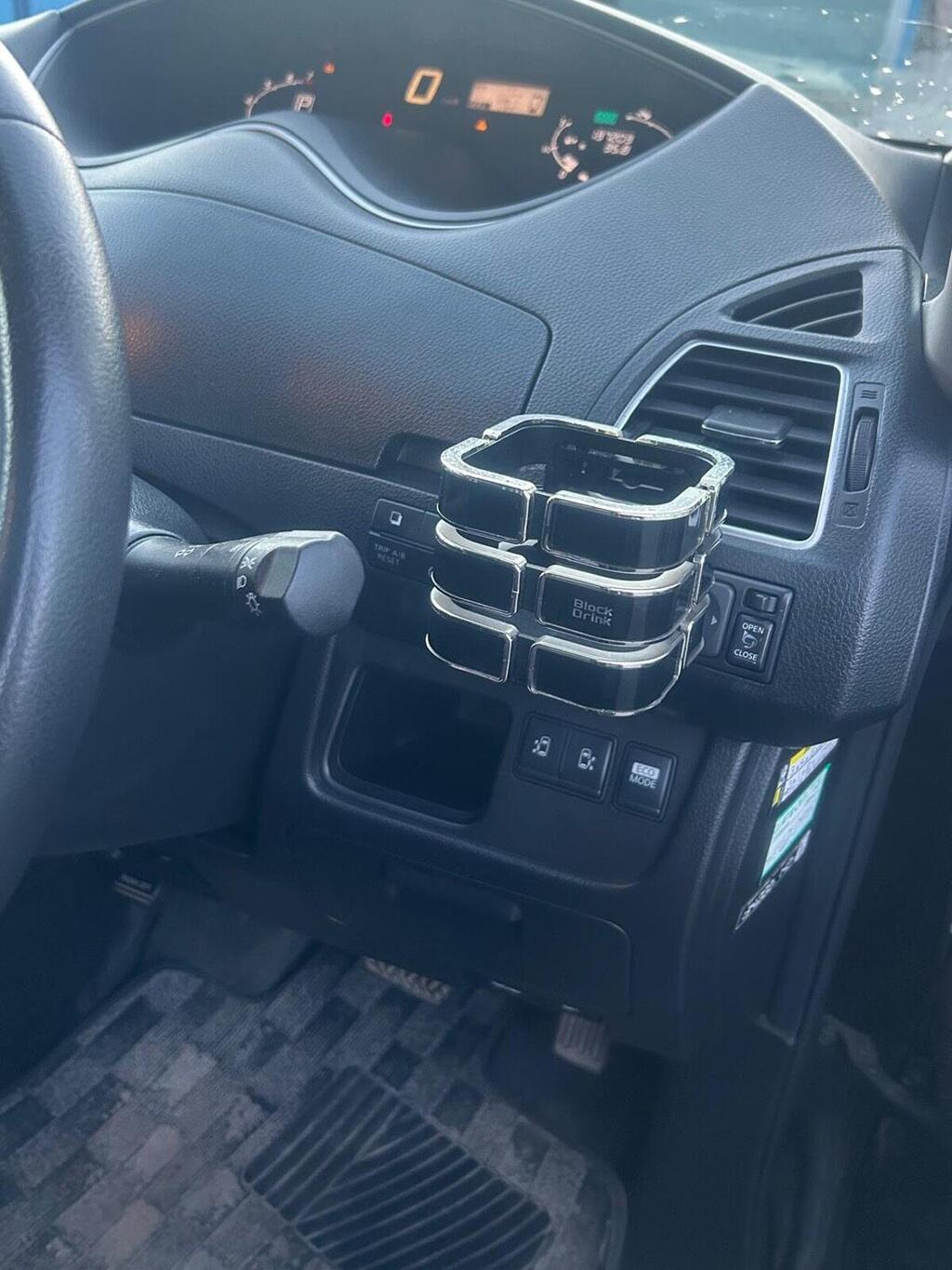 2013 Nissan Serena view 7
