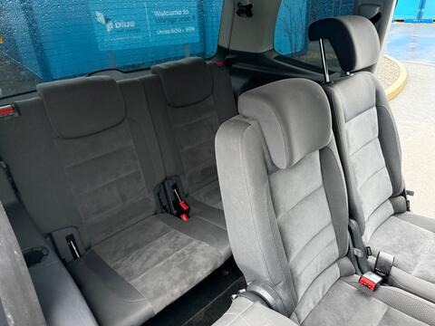 Volkswagen Touran (2015, 65 reg) view 4