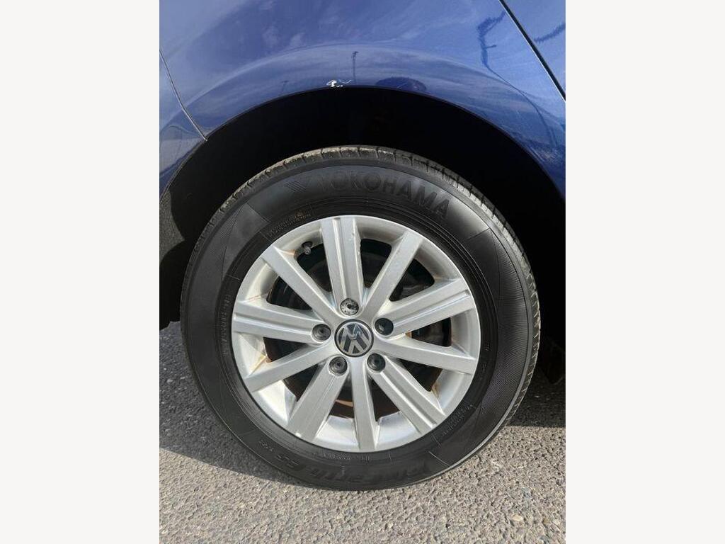 Volkswagen Golf 2012 view 18