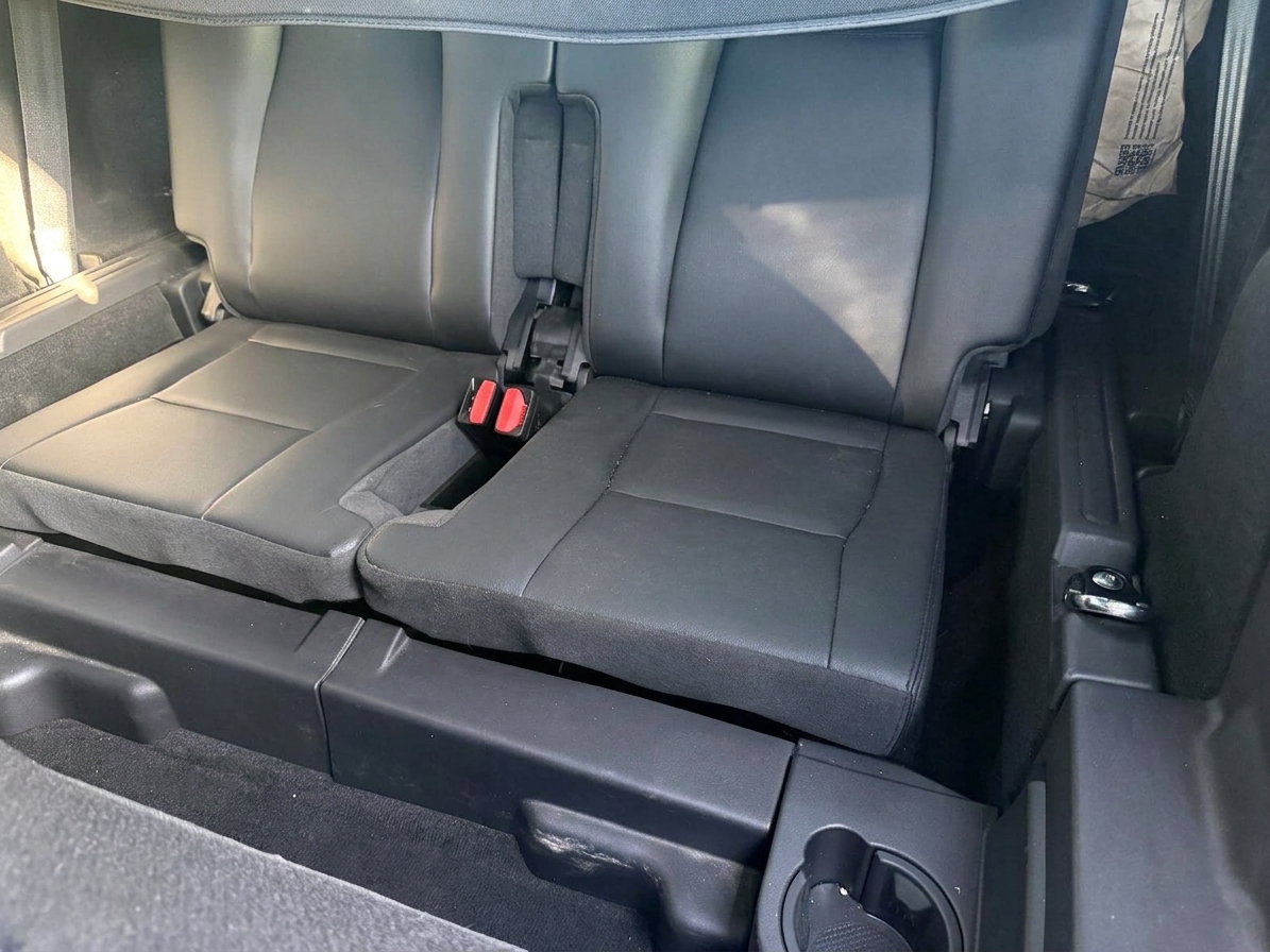 Land Rover Discovery Sport 2.0 (2016) view 12