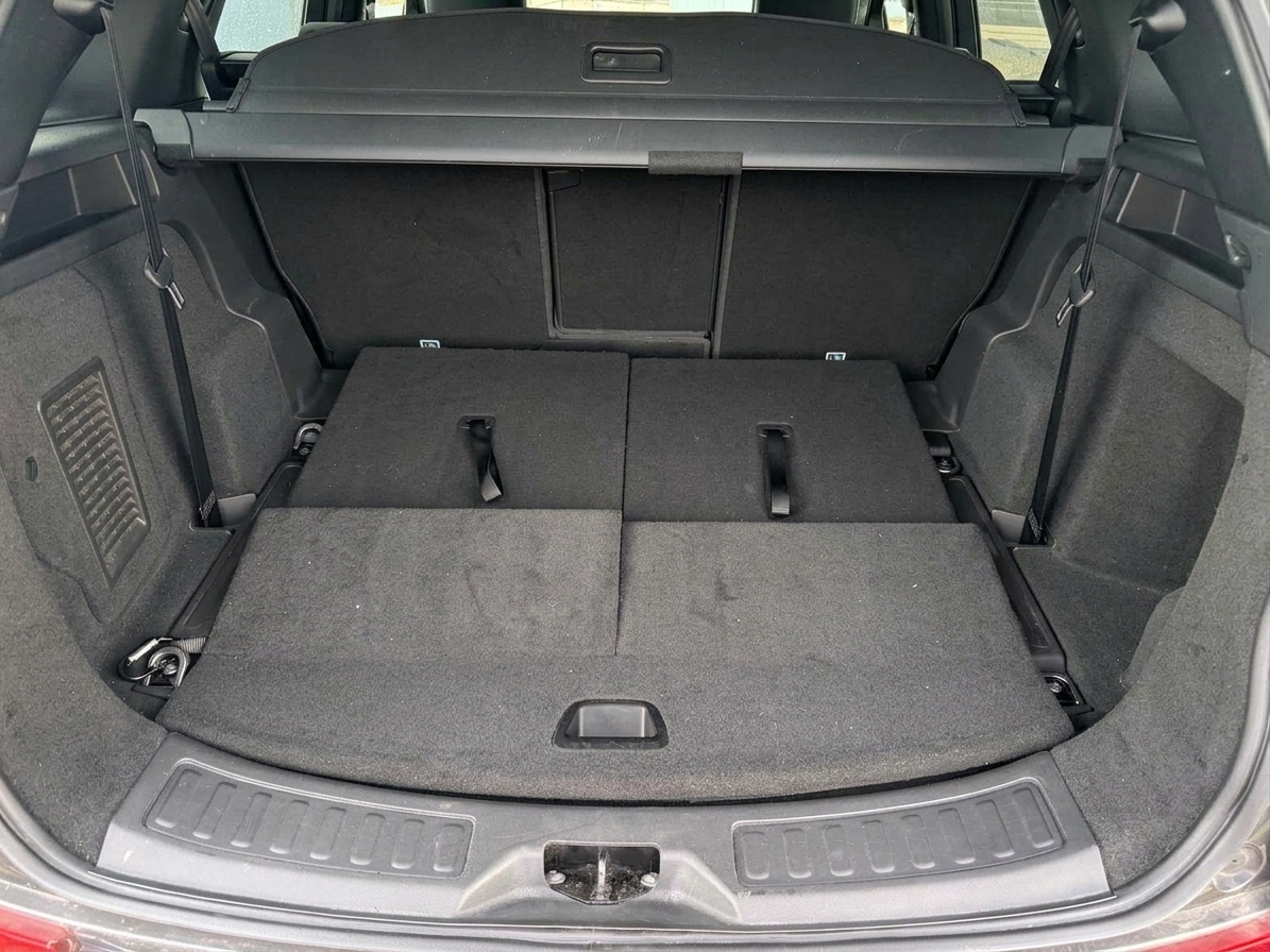 Land Rover Discovery Sport 2.0 (2016) view 8