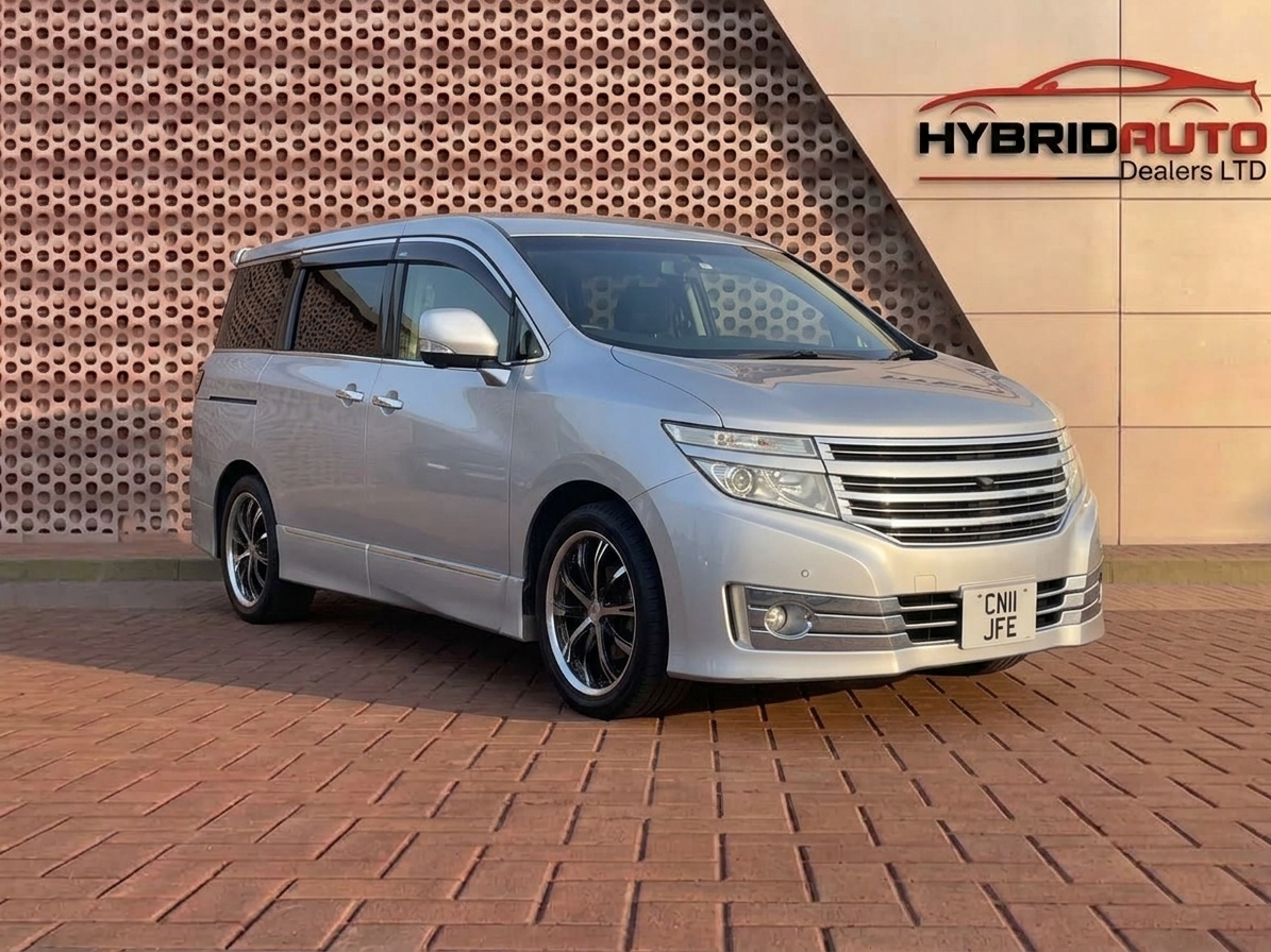 Nissan Elgrand 2011 view 11