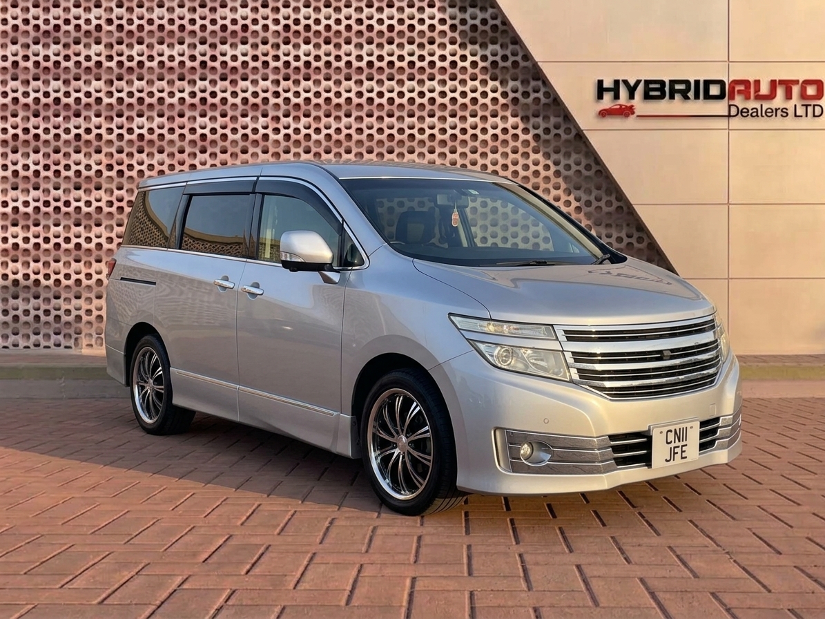 Nissan Elgrand 2011 view 7