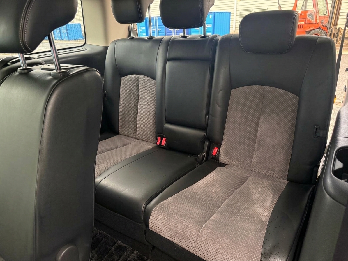 Nissan Elgrand 2011 view 24