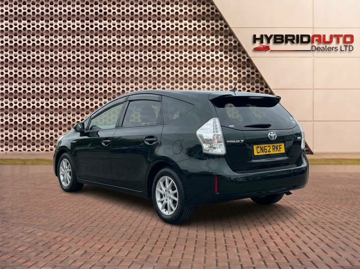 Toyota Prius 2012 view 3