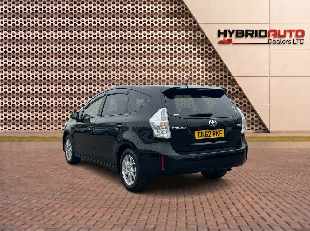 Toyota Prius 2012 view 6