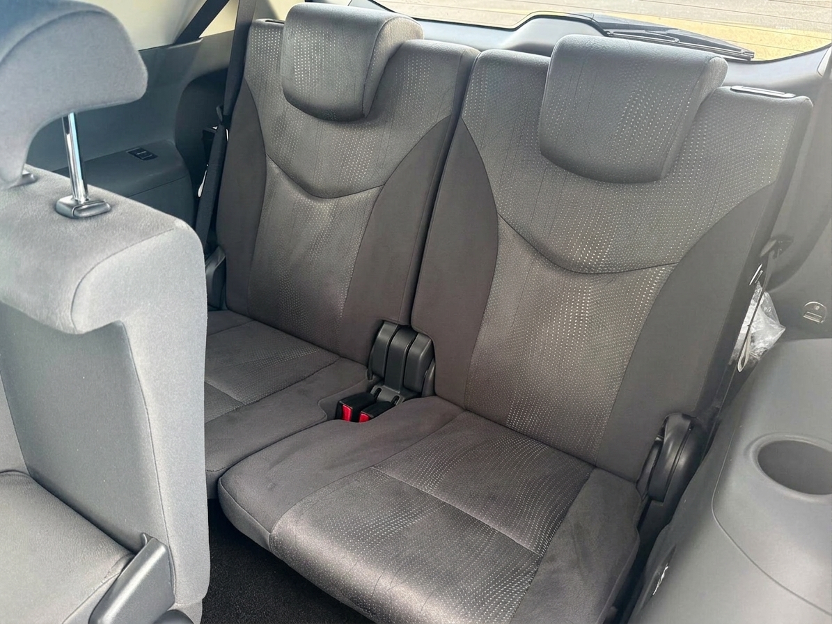 Toyota Prius 2012 view 18