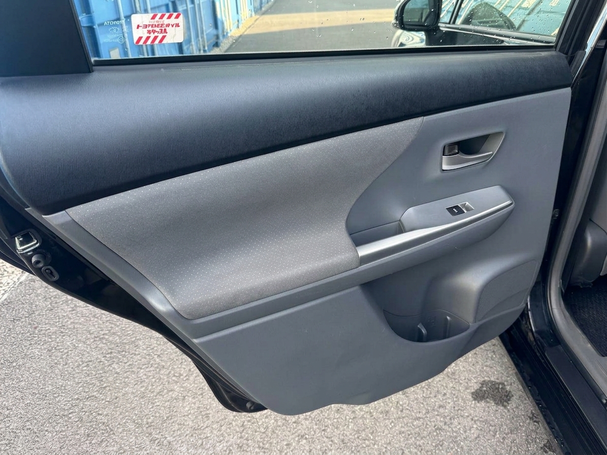 Toyota Prius 2012 view 20