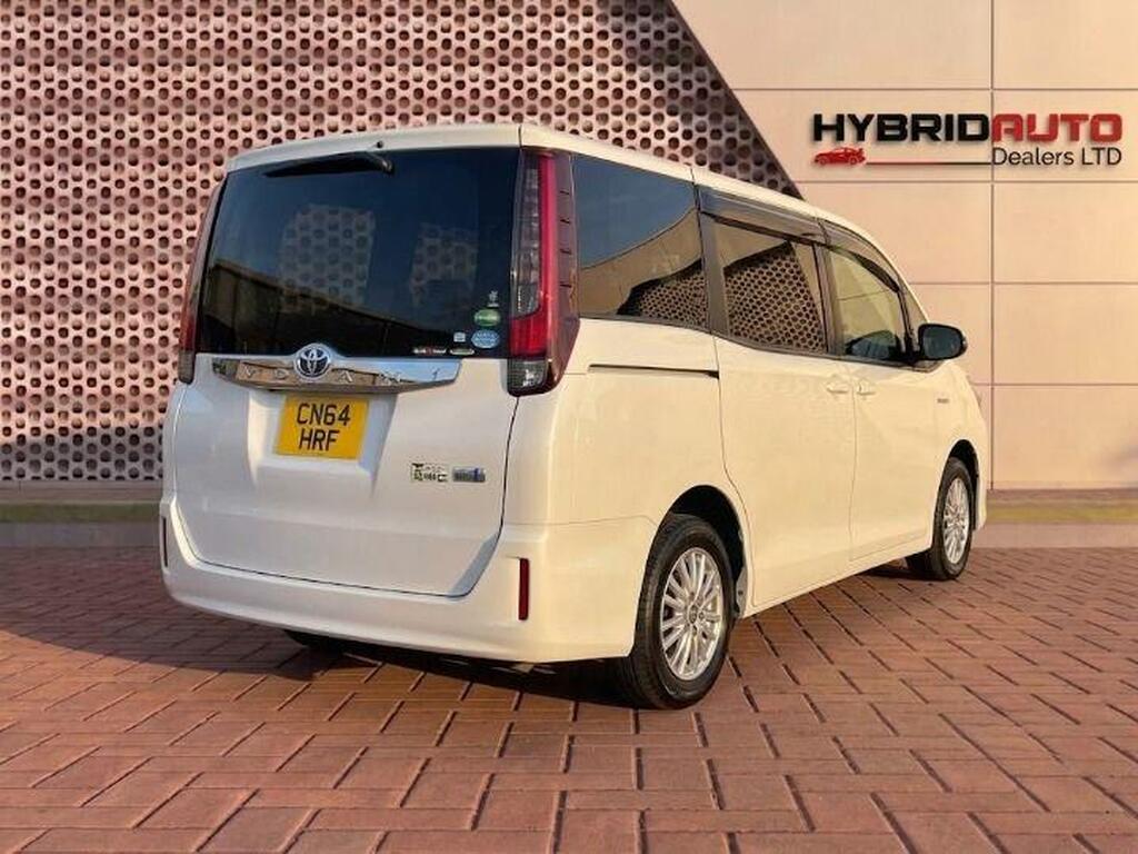 Toyota Noah 2014 view 3