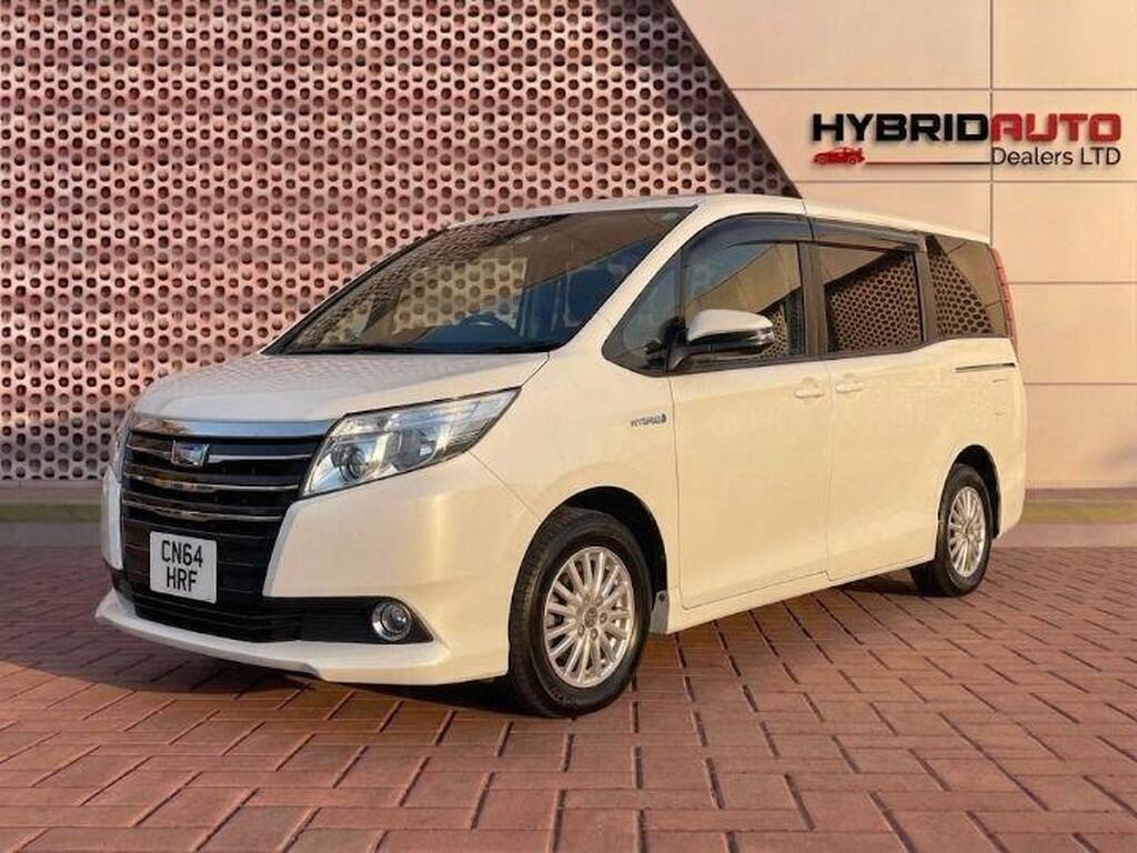 Toyota Noah 2014 view 5