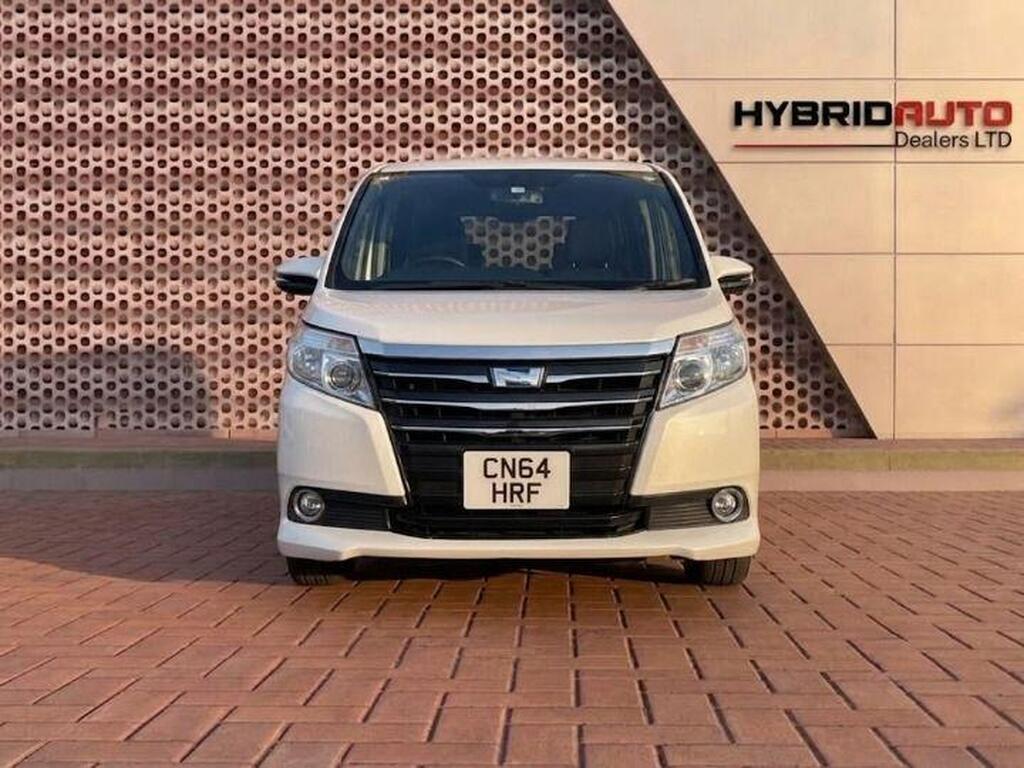 Toyota Noah 2014 view 7