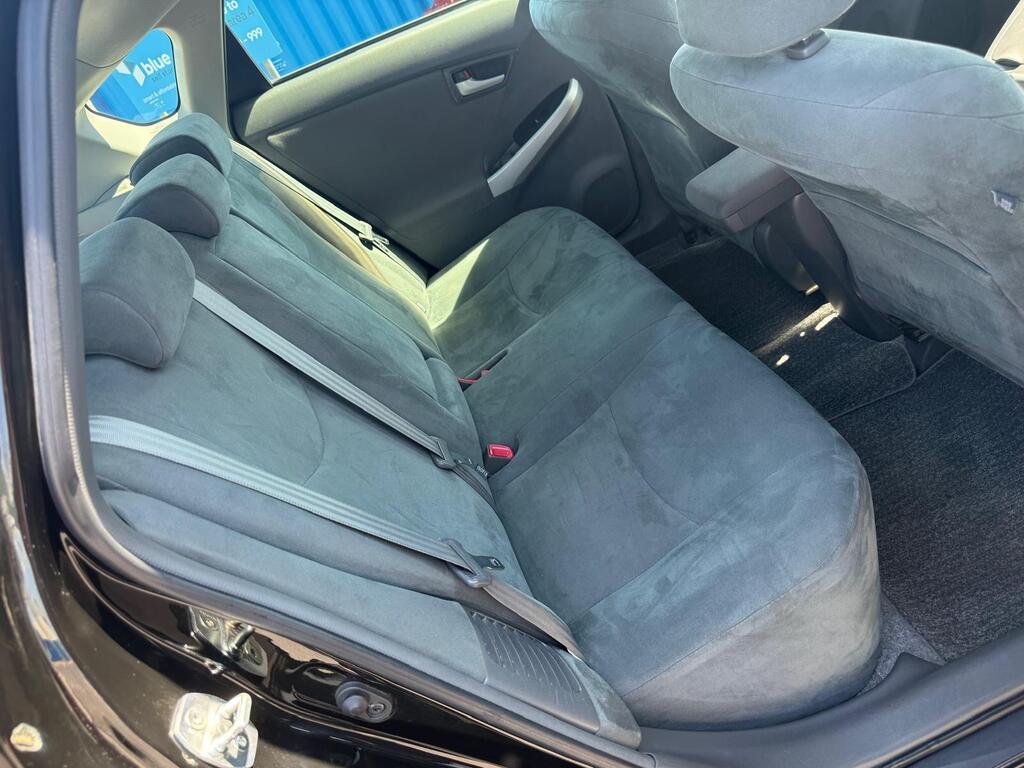 2011 Toyota Prius (Hybrid, Very Good Condition) view 10