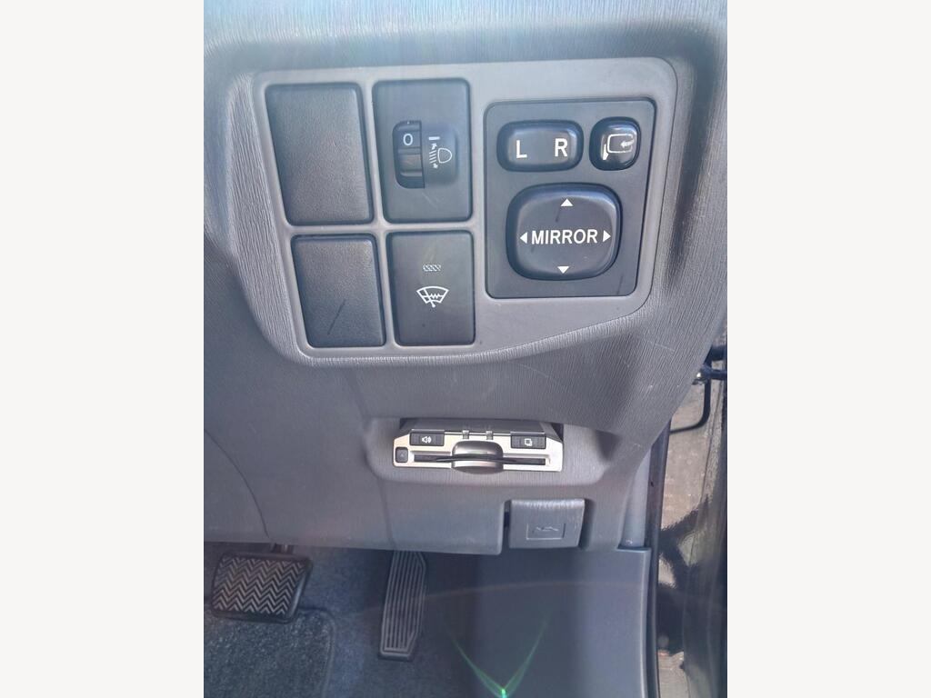2011 Toyota Prius (Hybrid, Very Good Condition) view 11