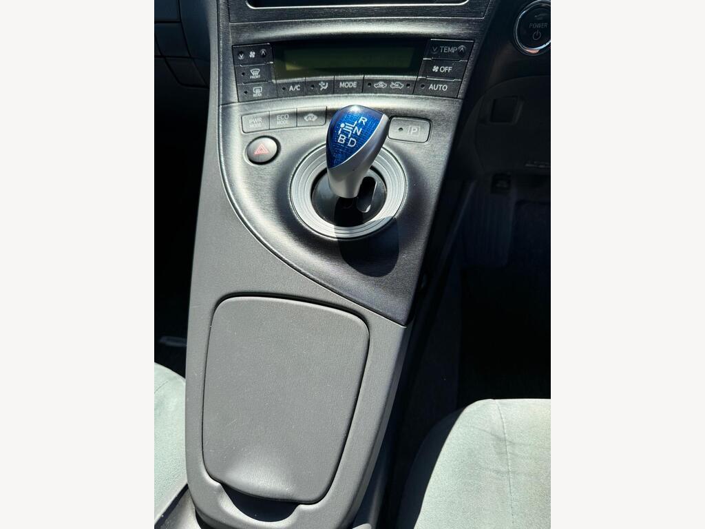 2011 Toyota Prius (Hybrid, Very Good Condition) view 13
