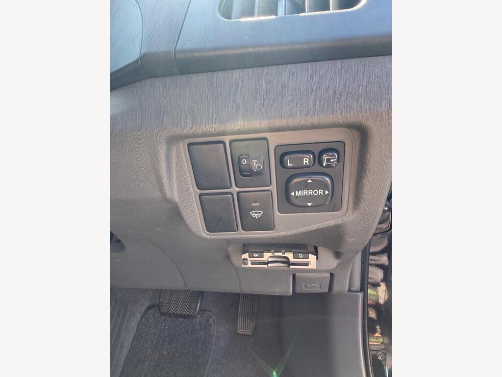 2011 Toyota Prius (Hybrid, Very Good Condition) view 15