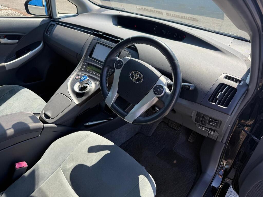 2011 Toyota Prius (Hybrid, Very Good Condition) view 8